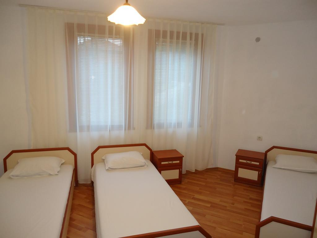 Petrovi Guest House 오브조르 객실 사진