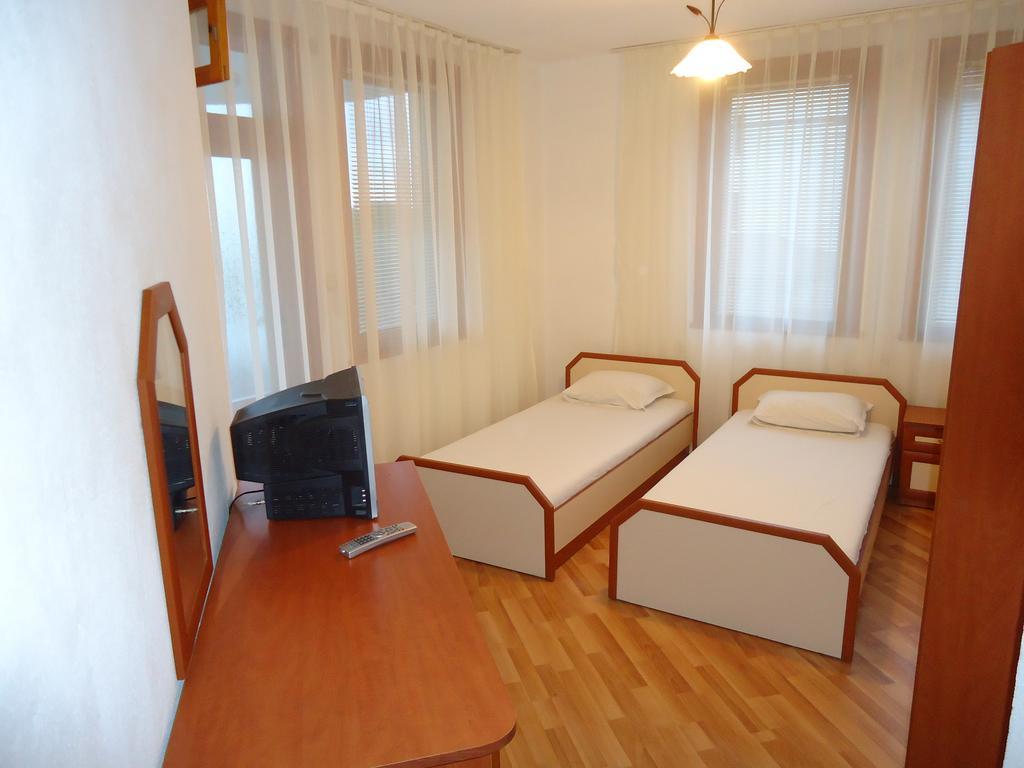 Petrovi Guest House 오브조르 객실 사진